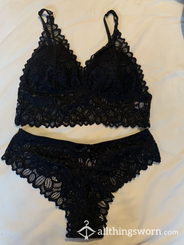 Black Lace Bra And Panties / Knicker Set In Large