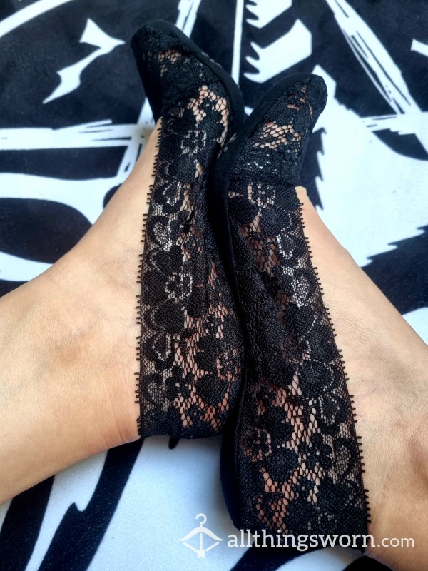 Black Lace Pop Socks