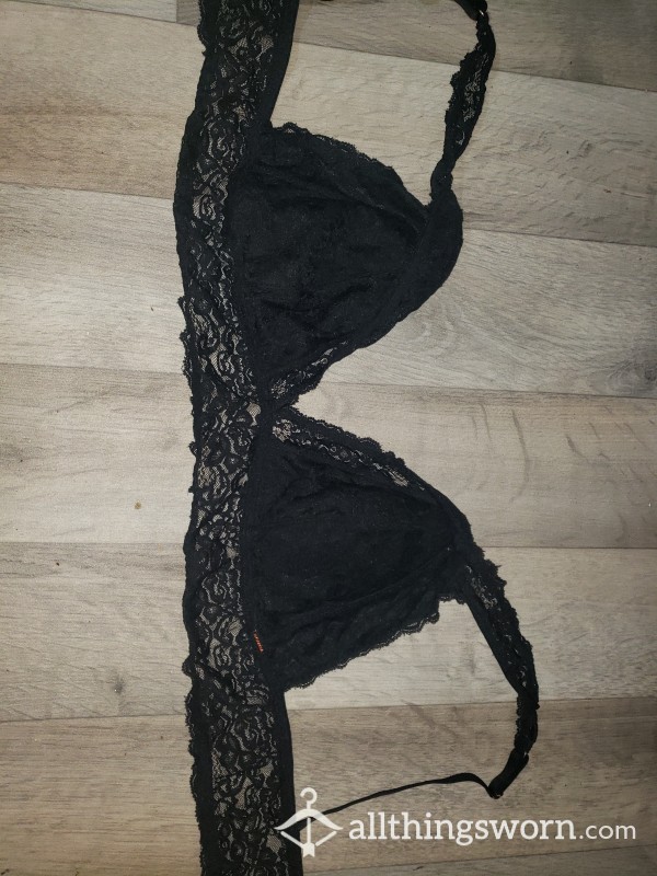 Black Lace Wireless Bra With Padded Cups