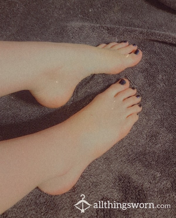 Black Nail Polish Feet Pics 🥰🤪