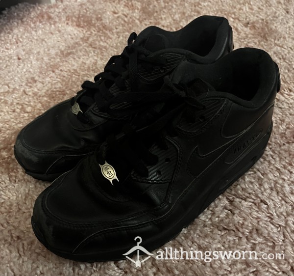 🖤 Black Nike Air Force Trainers ♡ Size 5 ♡ Very Worn ♡ Comes With Free Content