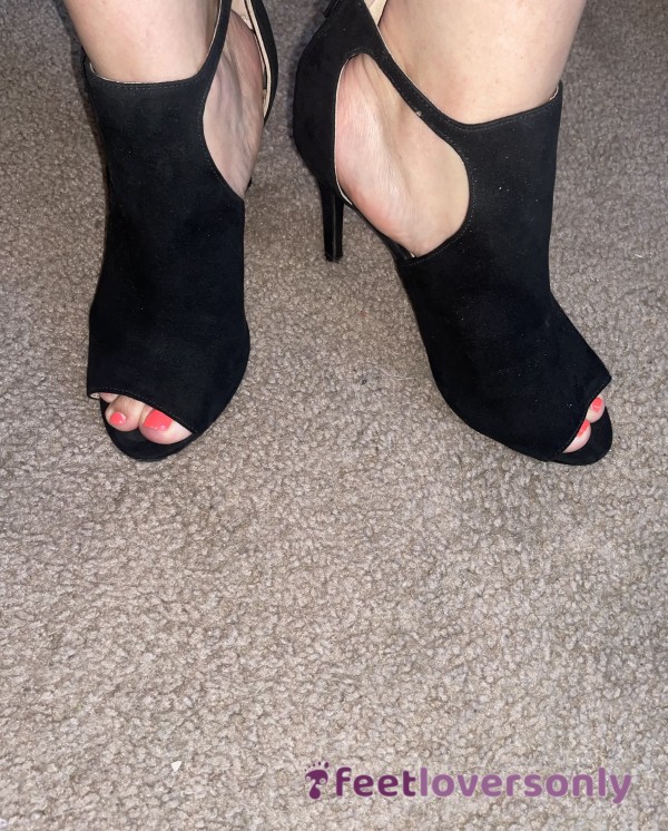 Black Peep Toe High Heels Sz 8.5