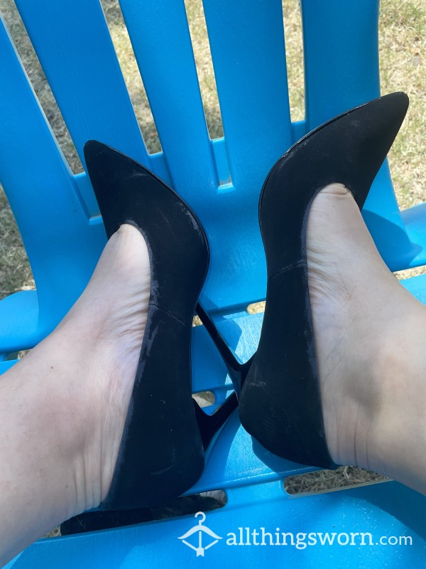 Black Pointed Toe High Heels Stinky Smelly