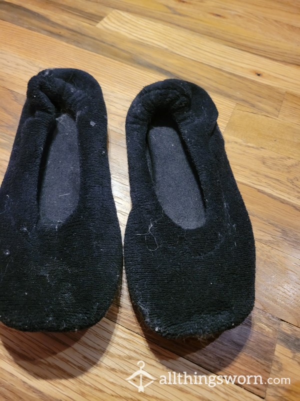 Black Round Toed Slippers