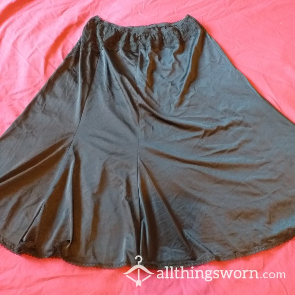 Black Silky Feel Petticoat Lace Detail UK 14-18