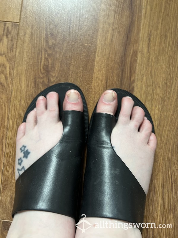 🖤 Black Slip On Sandals 🖤 Size 42 🖤