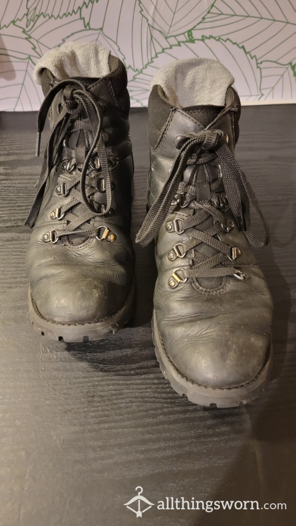 Black Timberland Work Boots - One Year Of Wear And Tear 🥰
