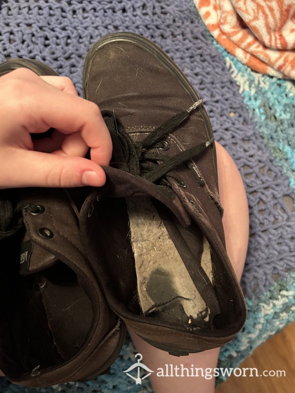 *Price Drop* Black Vans Worn For 2-3 Years *smelly*