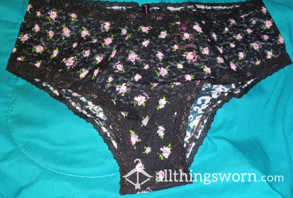 Black Victoria's Secret "PINK" Flowery Lace Cheekster Panties, Size M.