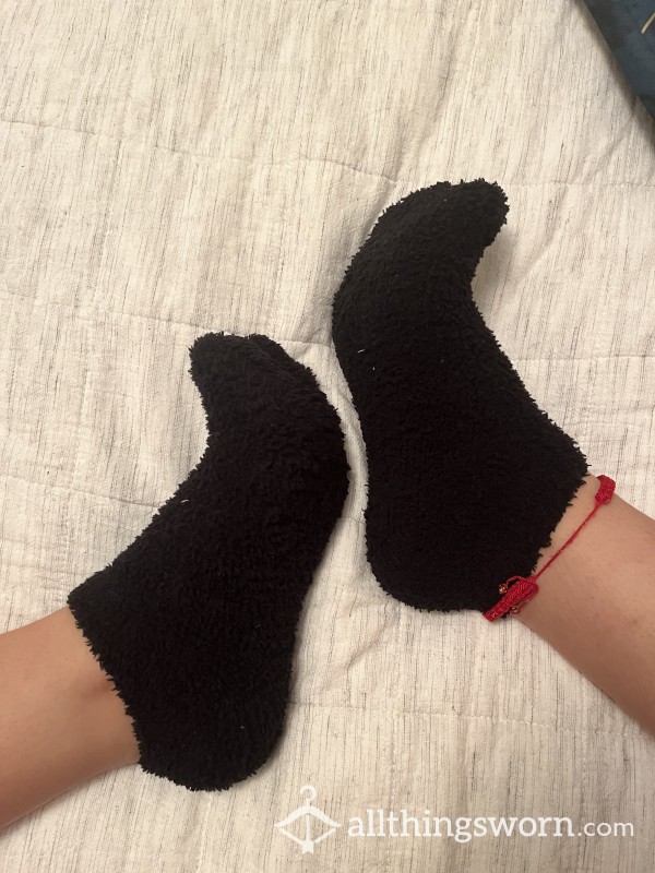 Black Warm Fuzzy Socks 🖤