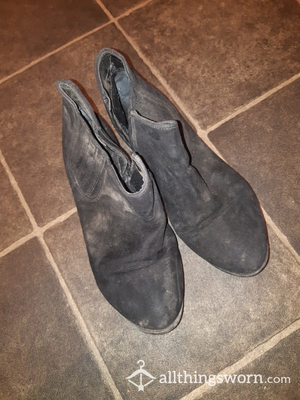 Black Well Worn Trashed Ankle Boots - Inc Uk Postage