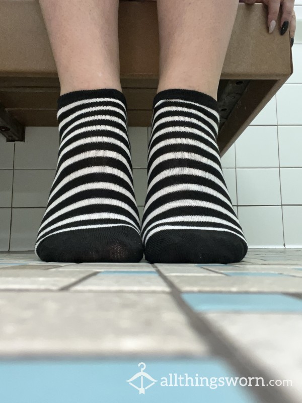 Black & White Stripe Ankle Gym Socks