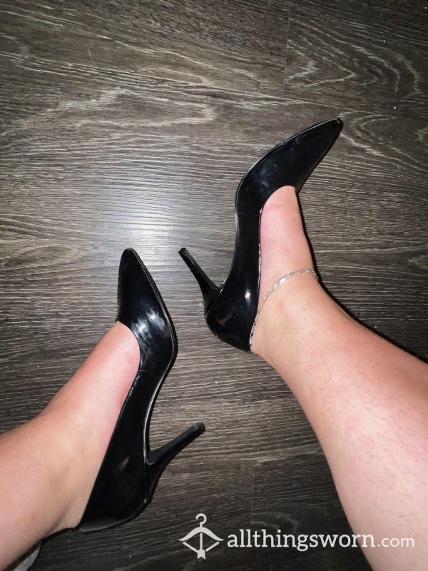 Black Women’s High Heels Size 5.5: Latex, Shiny ✨, Worn, Old, Sweaty 🥵