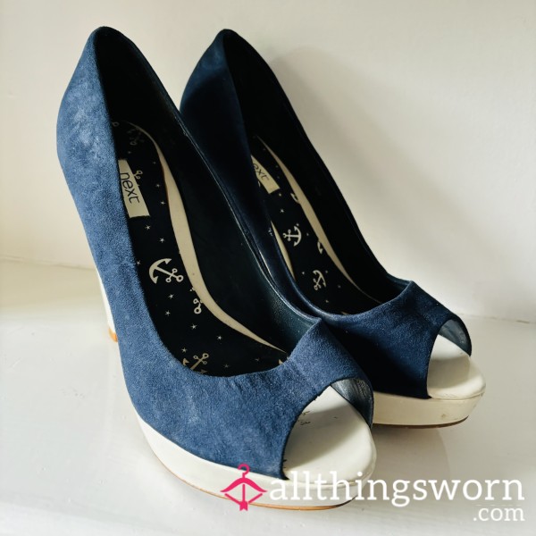 Blue And Cream Peep Toe Velvet Shoes Size 4 Perfect To Pop Ya Winkle In 😳 Brought From Vinted