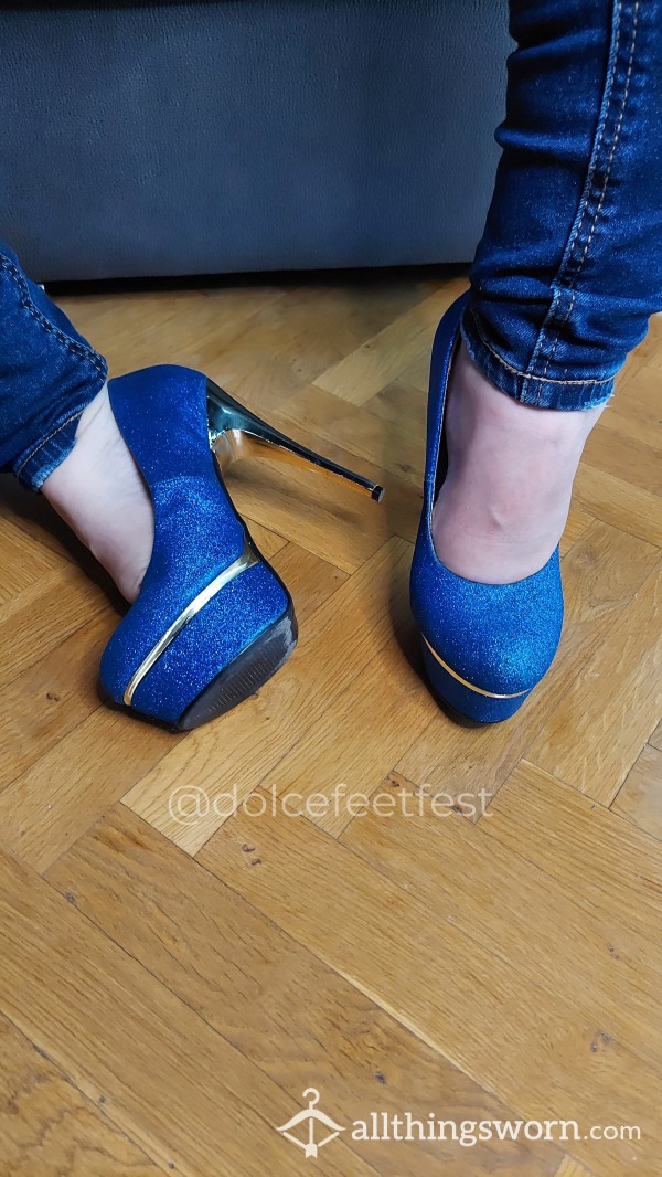 Blue Disco Heels & Painted Toes | 10 Pics