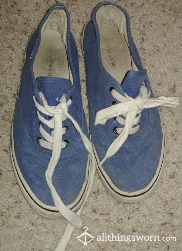 Blue Shoes! 🐾