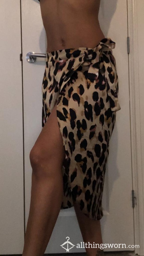 Boohoo Leopard Print Wrap Around Skirt 😍