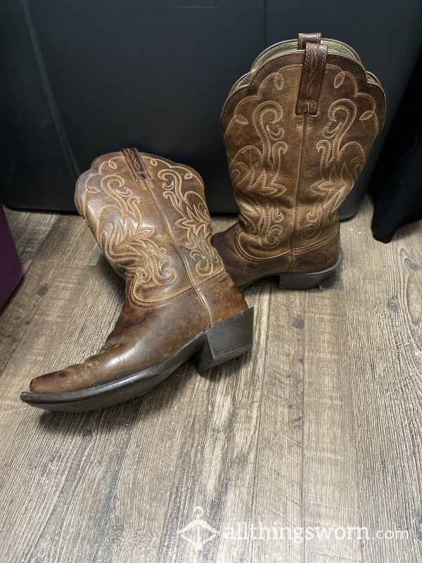 Boot Scootin! Brown Ariat  Boots Size 6.5c! Well Worn