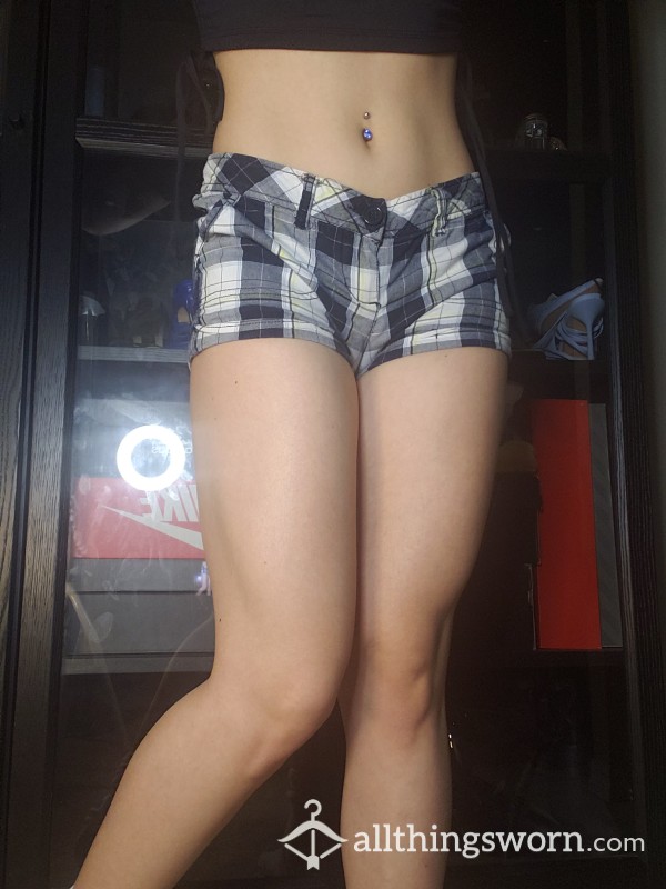 Booty Shorts Black & White Plaid Low Waisted Small Shorts Thick Thighs Fitness Model