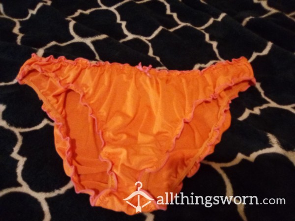 Bright Orange Pink Trim With A Bow Size Large Full Back
