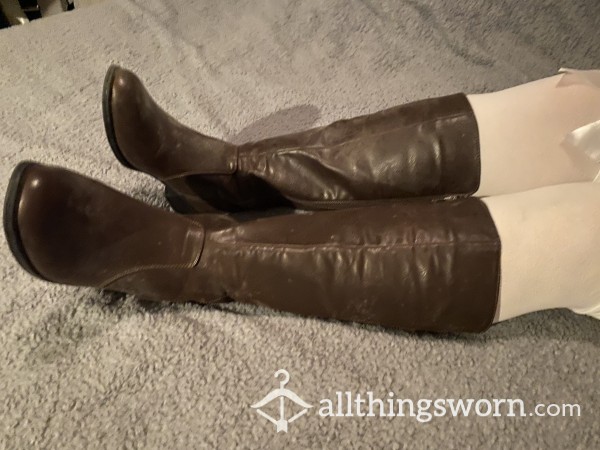 Brown Lilley Size 4.5 Well Worn Stinky Boots