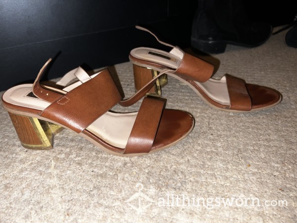 Brown Sandals 👡 With A Heel