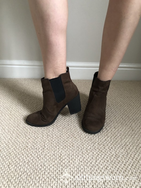 CLEARANCE 🔥 Brown Well Worn Suede Ankle Boots