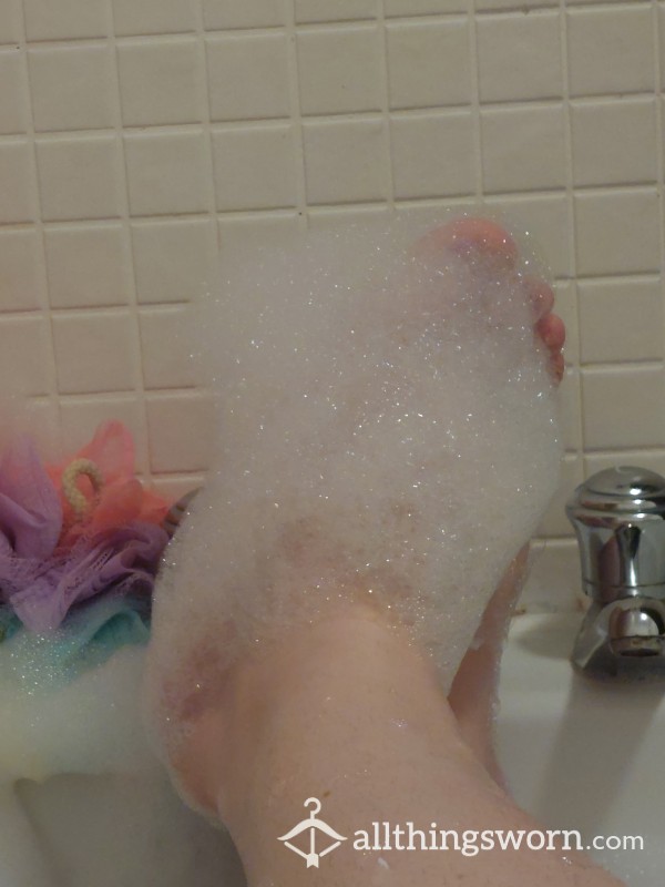 Bubble Bath Foot Play
