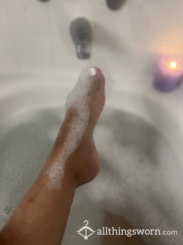 Bubbly Bathtub Feet Pics