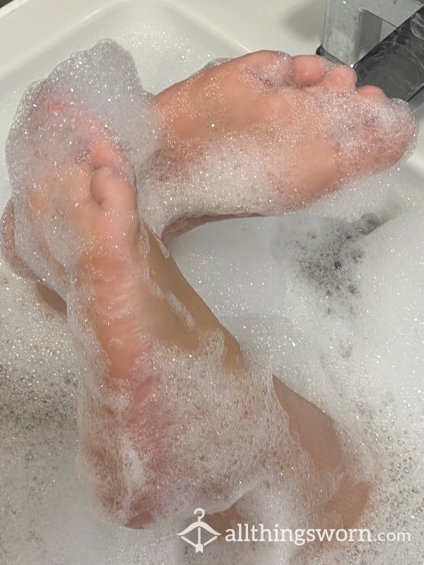 Bubbly Feet Pics!