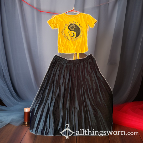 Chic Fusion: Yellow Crop Top (M) & Black Pleated Skirt (XL) - Mix, Match, And Shine! Bonus Photos 🥵