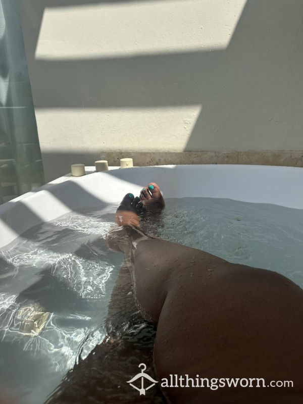 Chubby Feet In Tropical Jacuzzi