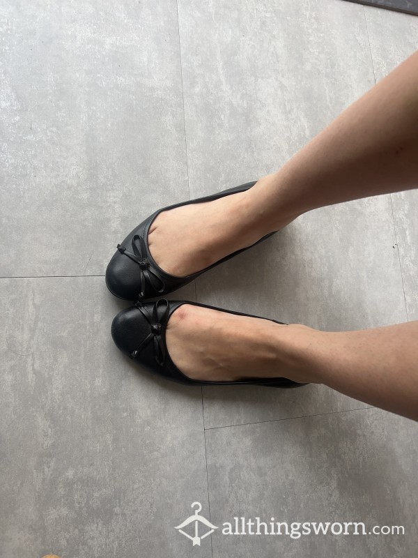 Classic Black Flats With Bows