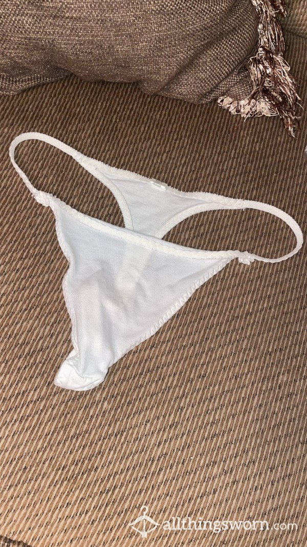 Classic White Sleek Sexy Thong 🤍😘