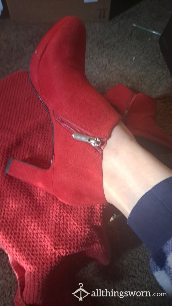 Classy Crimson Womens Heels Size 7