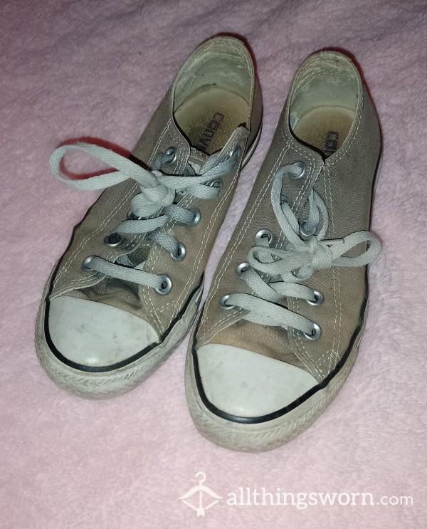 Converses (Well Loved)