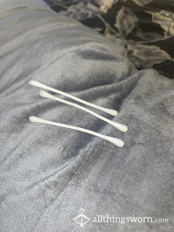 Cotton Buds (Used To Clean Dead Skin From Ears)