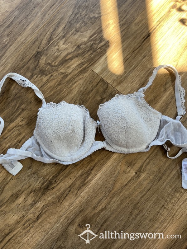 Hong Kong 6ixty8ight Lingerie Unwashed Cream Cotton Lace Bra☺️💗