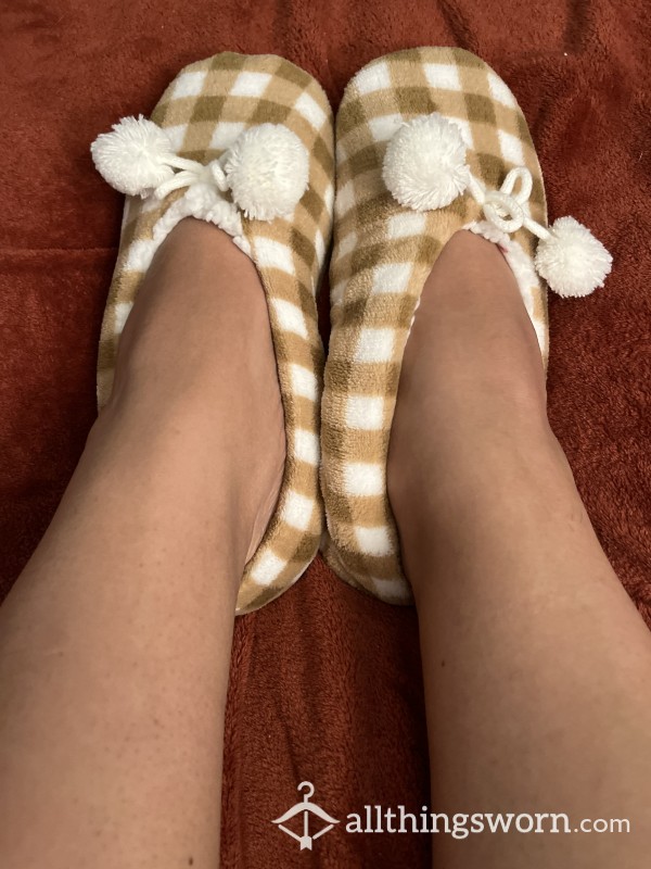 Comfy Cozy Slippers/ Warm Fuzzy Slippers/ Cozy Season/Size 10 Feet