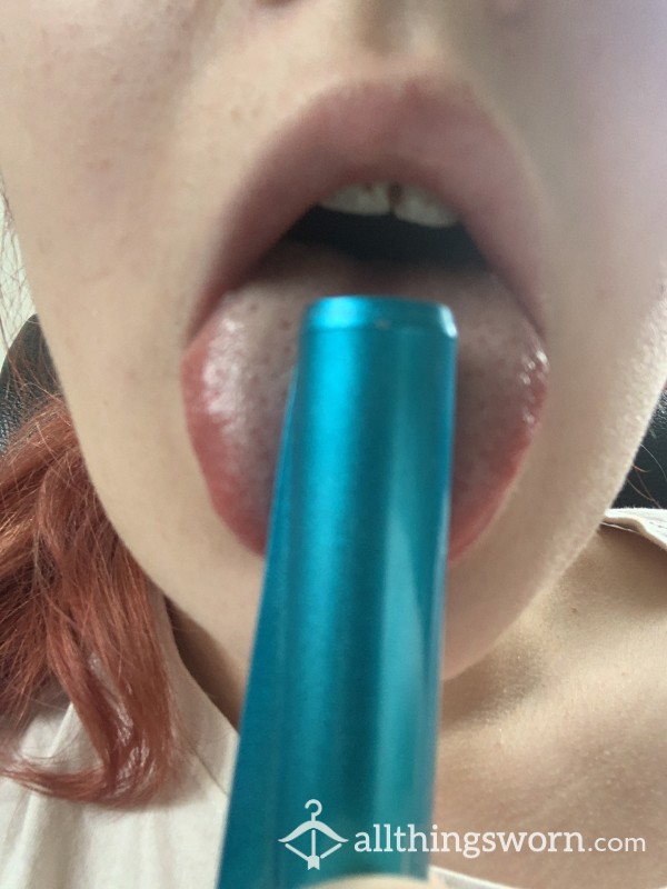 Custom Video Clips Of Me Sucking On An Object Of Your Choice😉