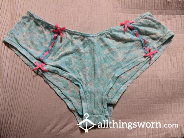 🧺📸🌷Size Small 🌷Soft, Maybe A Cotton And Nylon? 🌷 Light Blue Panties With Design🌷 Almost Look Like A Leopard Print Design 🌷 Hot Pink Bows On Each Side 🌷