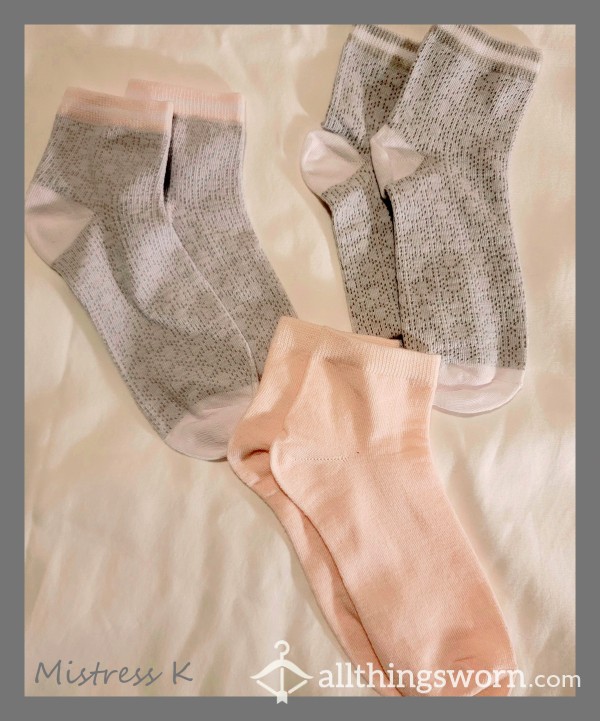 Cute And Soft Ankle Socks - 3 Colors - 48 Hour Wear photo