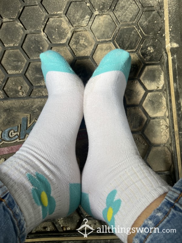 Cute Flower Ankle Socks Worn For 3 Days In A Row, Trucker Girl’s Sweaty Socks!
