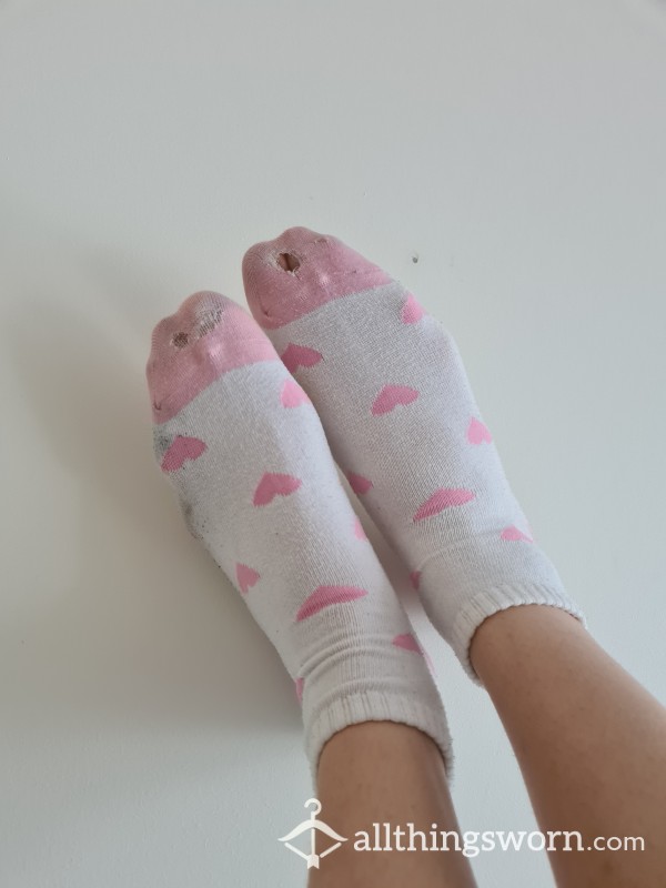Cute Hearted Holed Well-worn Socks