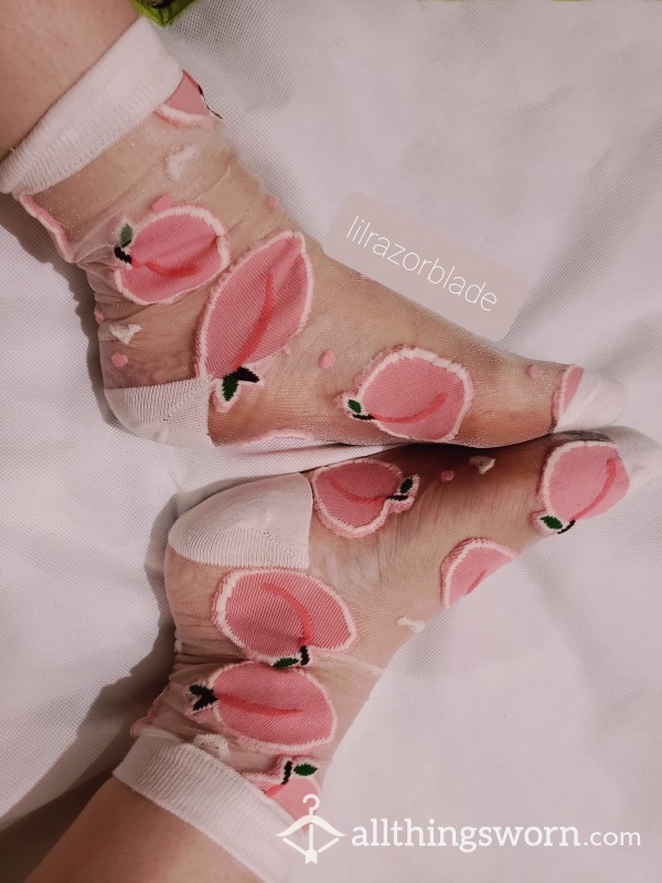 Cute Peach Socks 🍑 24 Hr + Wear
