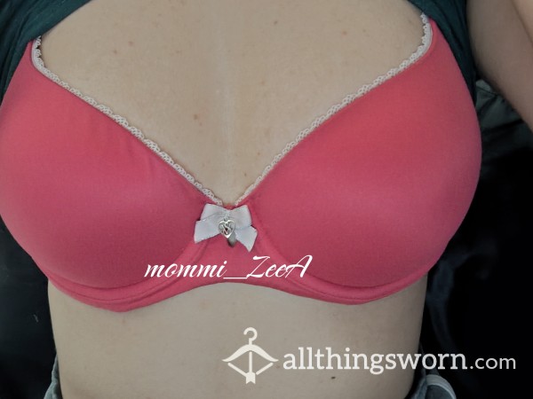 Cute Red With White Bow And White Lace • VS • 34B