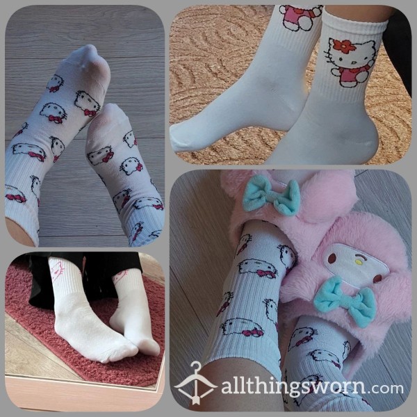 Cute Socks With 😻"Hello Kitty"😻