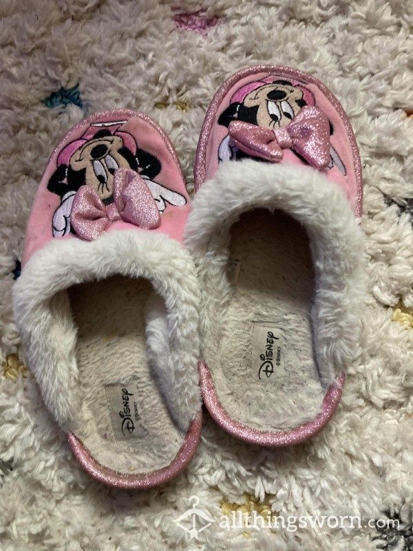 Cute Used Mini Mouse Slippers (size 3)