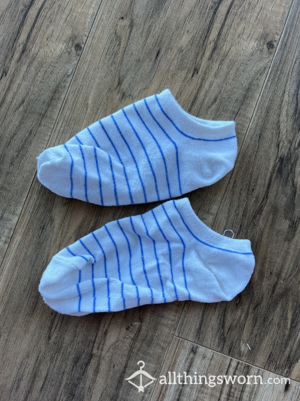 Cute White Cotton Socks With Baby Blue Stripes Xx