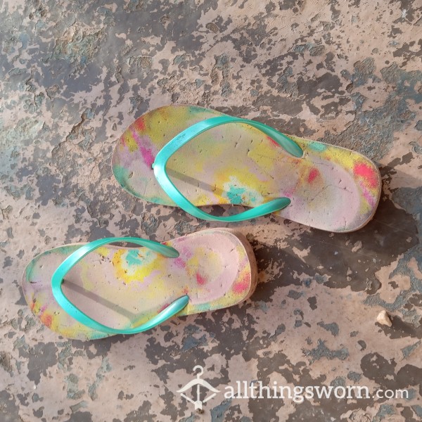 DESTROYED FLIP FLOPS/ HOUSE SHOES/ THONGS
